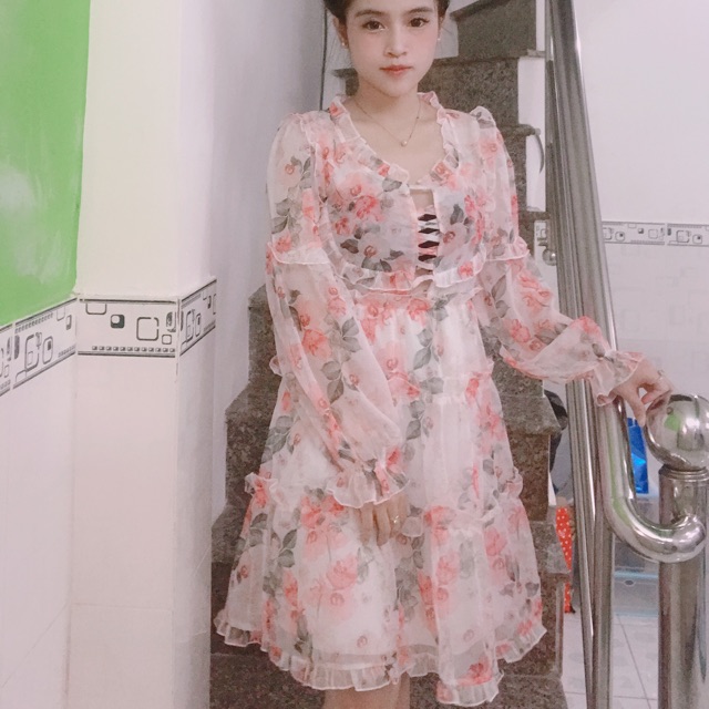 Váy Đan trước ngực