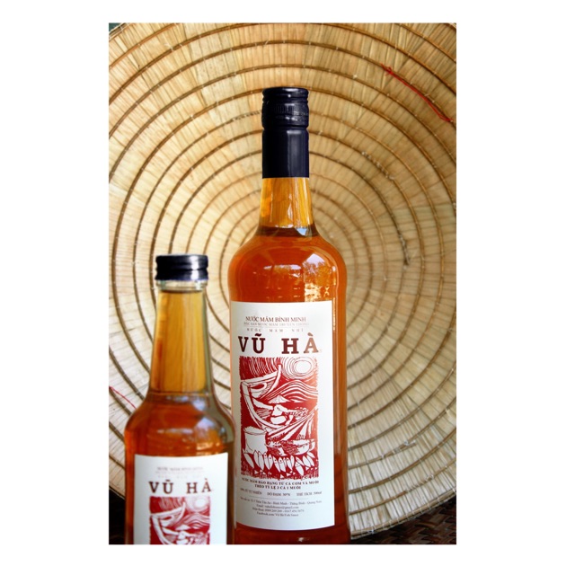 Nước mắm truyền thống Vu Ha Fish Sauce