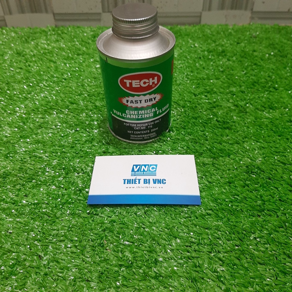 Lon keo vá săm lốp ô tô, xe máy nước xanh Tech 250ml