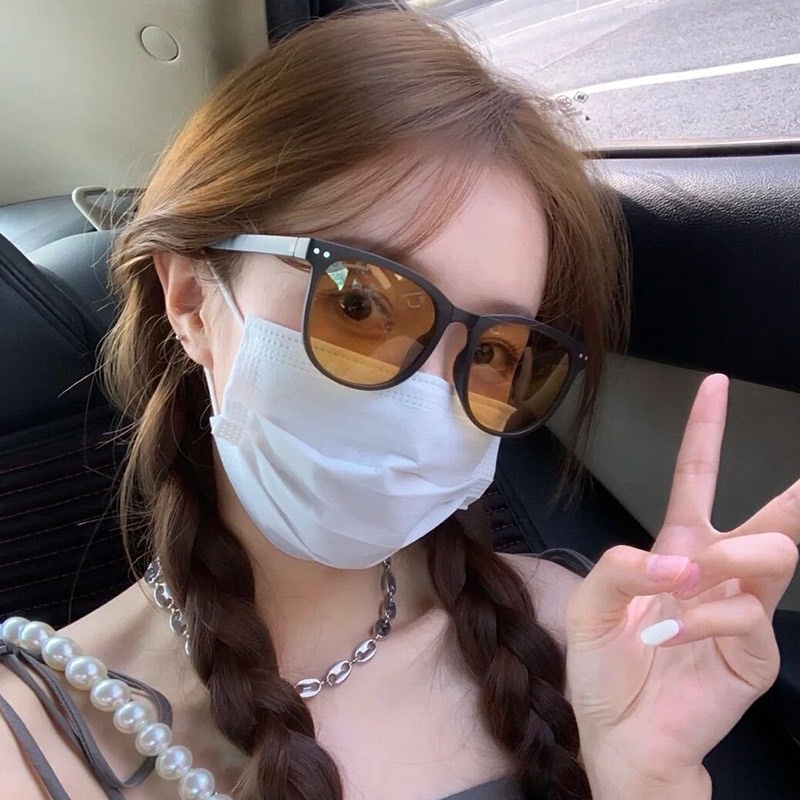 Kính gấp gọn tiện lợi