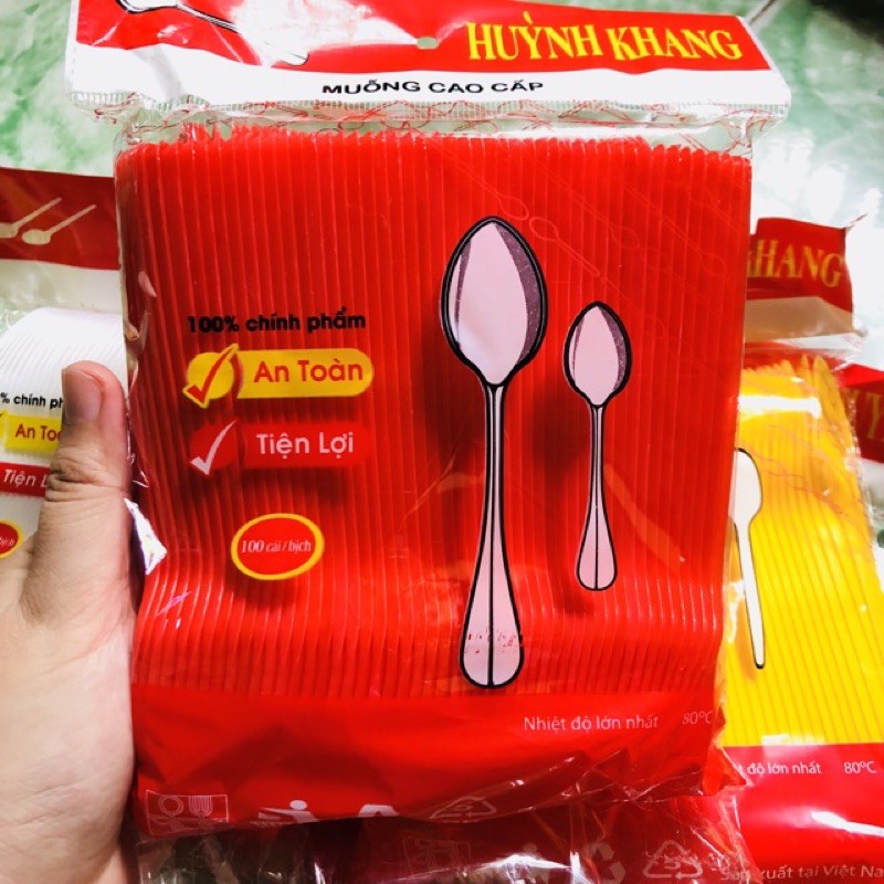 100 Muỗng nhựa cao cấp dài 15 cm . Nhiều màu