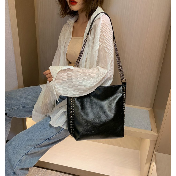 ❣️freeship❣️ Túi Da Mềm Viền Đinh BN191