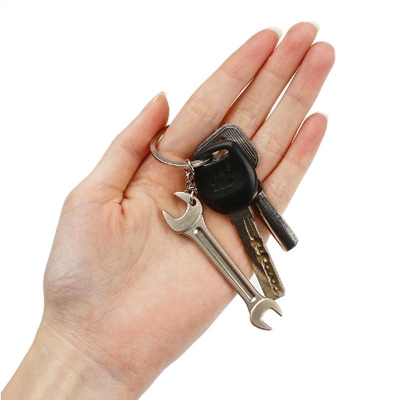 Móc khóa kèm cờ lê chất lượng cao