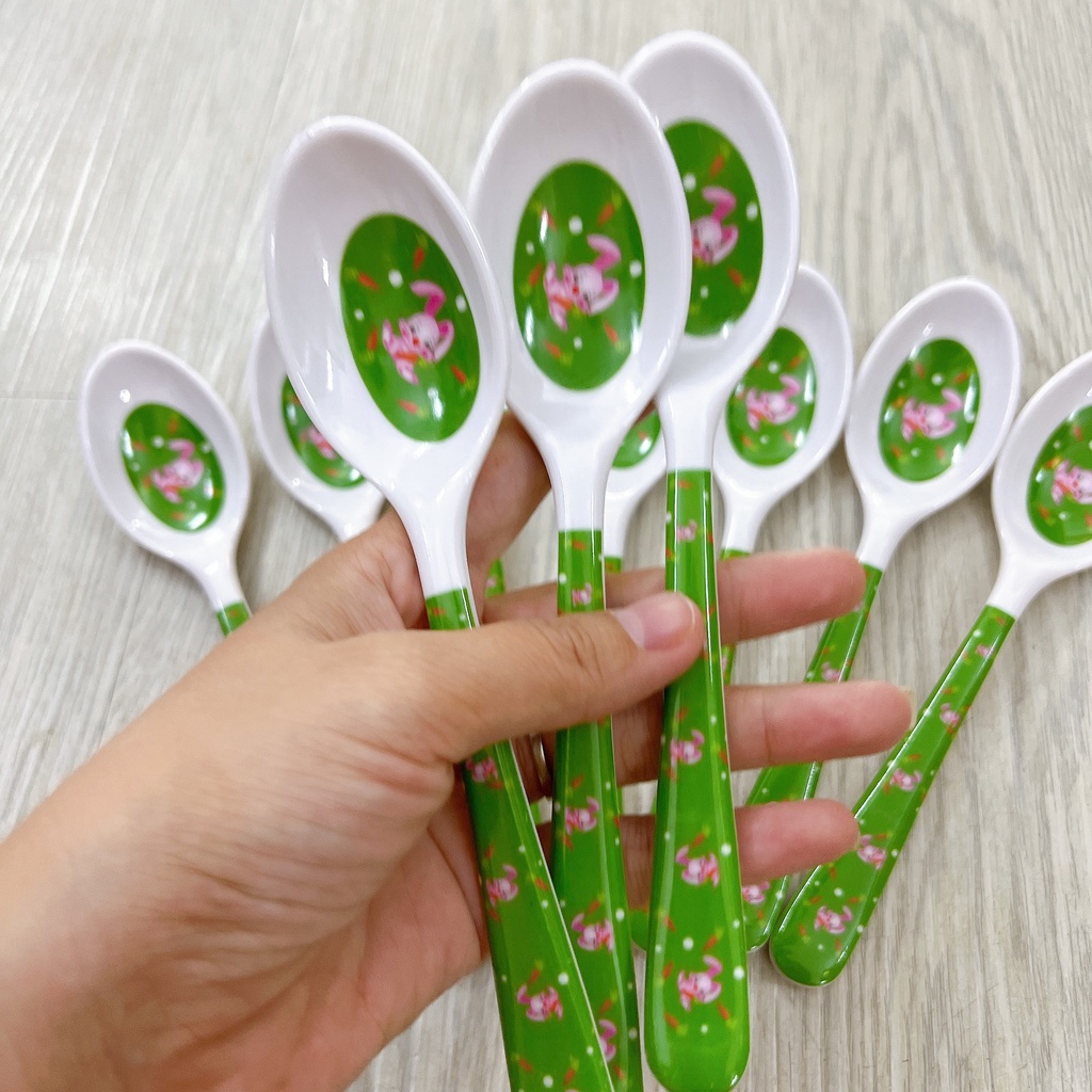 Muỗng dài melamin hoa văn dể thương (17.2 x 4cm)