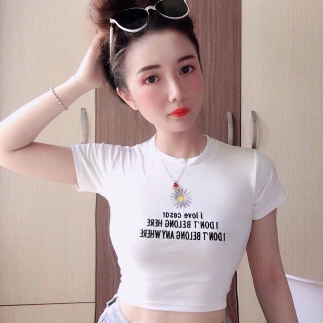 Croptop cúc thêu chữ lên dáng cực nét luôn. Chất thun gân ! #139k