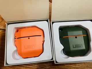 Case UAG HARD cho Airpods 1/2 & Pro