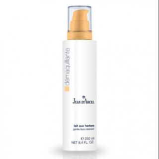 Sữa Rửa Mặt Cho Da Khô Và Da Nhạy Cảm