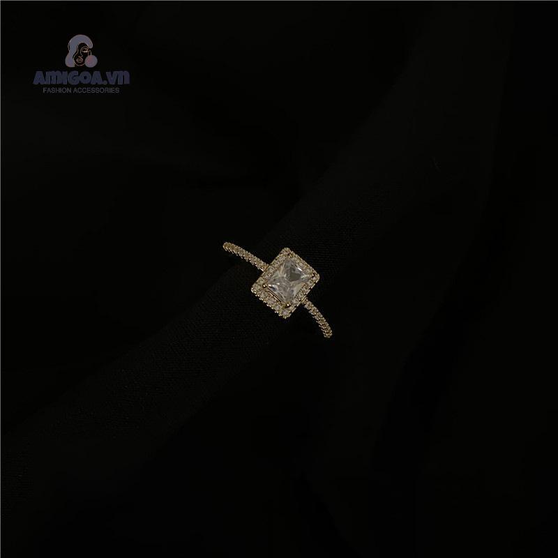 ✨✨Nhẫn Zircon vuông có thể điều chỉnh bằng kim cương lấp lánh tinh tế và thanh lịch