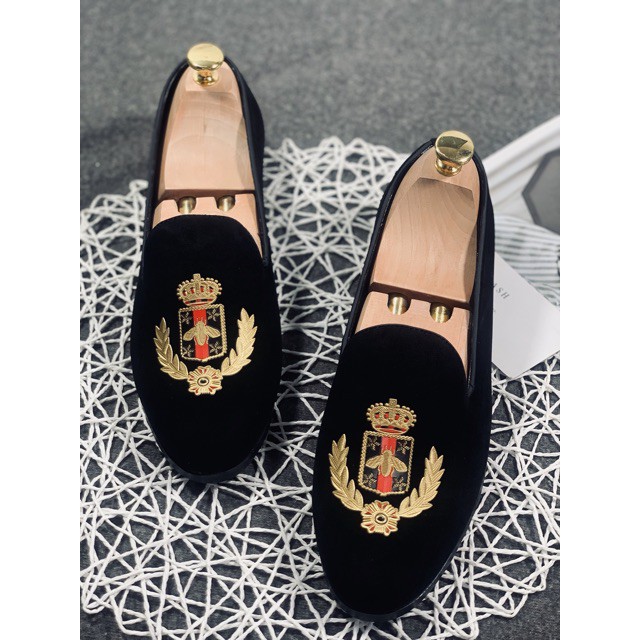 Giày lười nam vải nỉ thêu ong đỏ hoàng gia siêu nét đế 3 phân chất | BigBuy360 - bigbuy360.vn