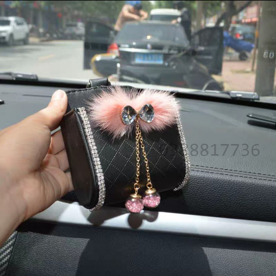 Hộp đựng điện thoại cài cửa gió ô tô gắn lông chồn | BigBuy360 - bigbuy360.vn