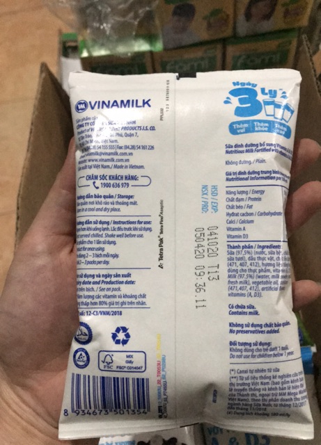 1 túi sữa tươi Vinamilk không đường 220ml