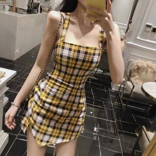 Váy hai dây kẻ caro dúm hông