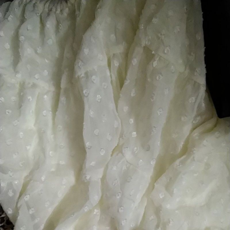 chân váy chấm bi