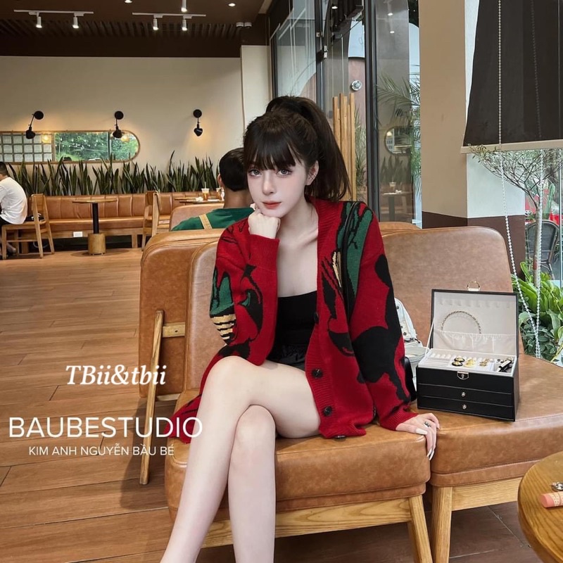 Áo Cadigan len mic ky chuẩn Bầu Bé