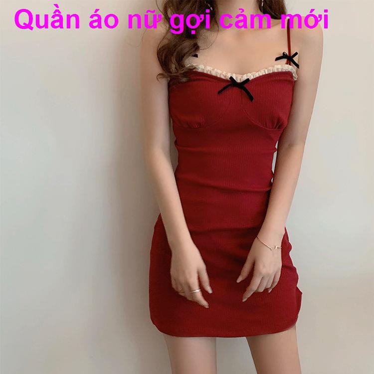 Màu đỏ retro bó sát sexy túi đeo hông của phụ nữ mùa hè mới kiểu Pháp phong cách 2021 Váy nấu nhẹ