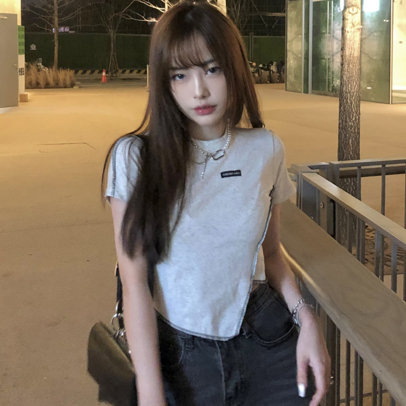 Áo thun croptop ngắn tay ôm dáng xinh xắn dành cho nữ