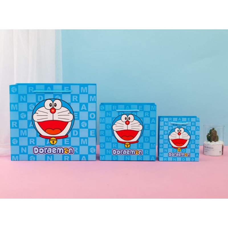 TÚI GIẤY QUÀ TẶNG DORAEMON DỄ THƯƠNG, nhiều kích thước