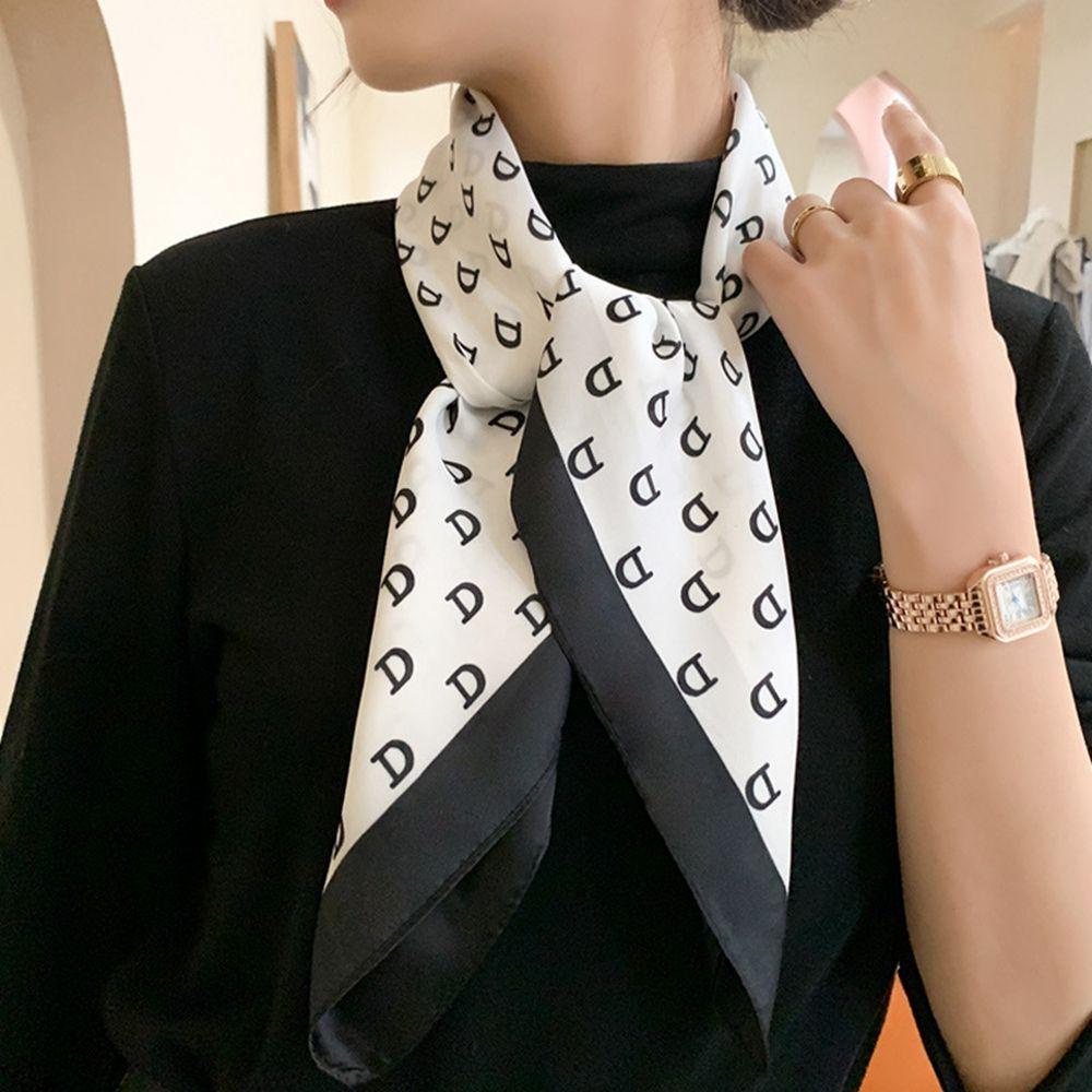 Khăn Quàng Cổ Hình Vuông Bằng Lụa In Chữ Phong Cách Pháp Cổ Điển VANES1