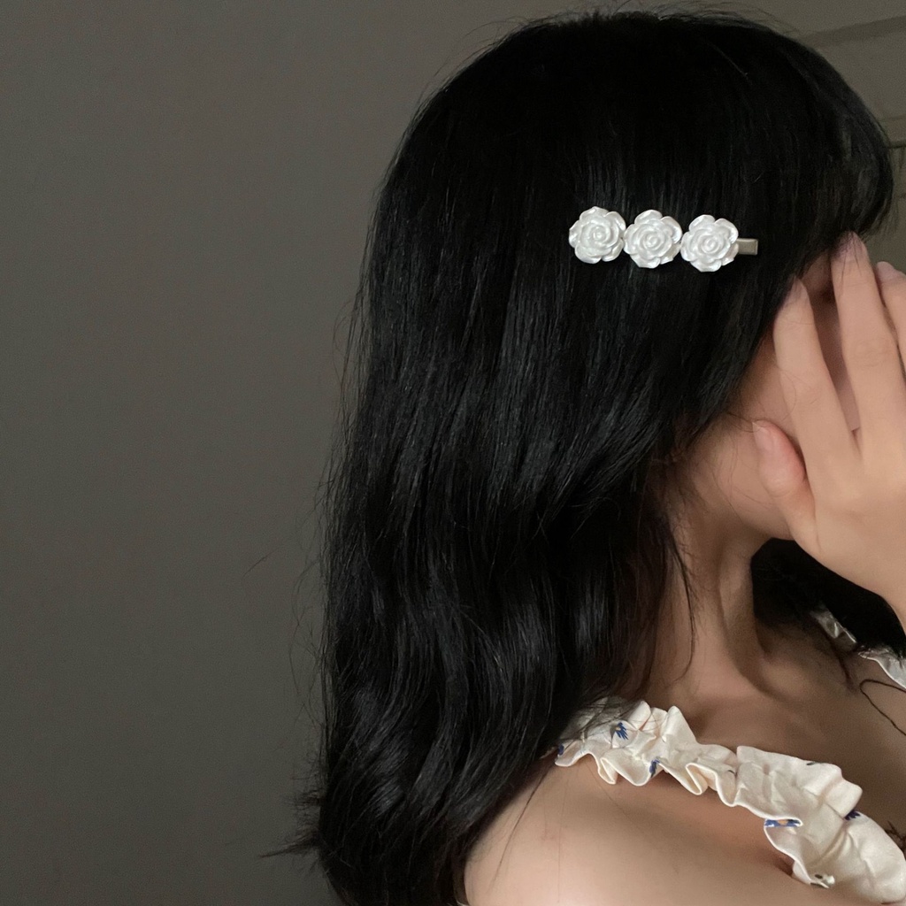 Kẹp tóc hoa hồng trắng Peachy nữ tính thanh lịch dành cho nữ hot trend 2022