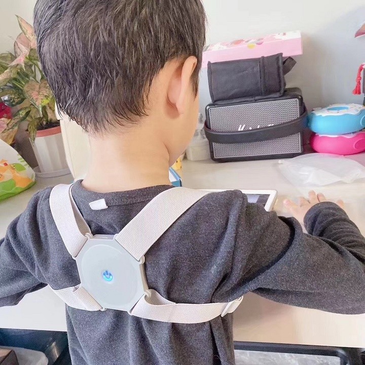 Đai lưng chống gù thông minh báo rung khi cúi người sai tư thế