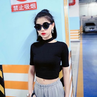 Áo croptop cut-out cổ