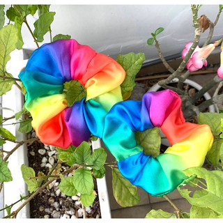 Cột tóc vải scrunchies màu cầu vòng