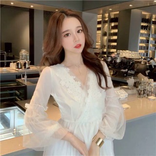[Hàng oder] Váy voan trắng cổ chữ V đính hoa