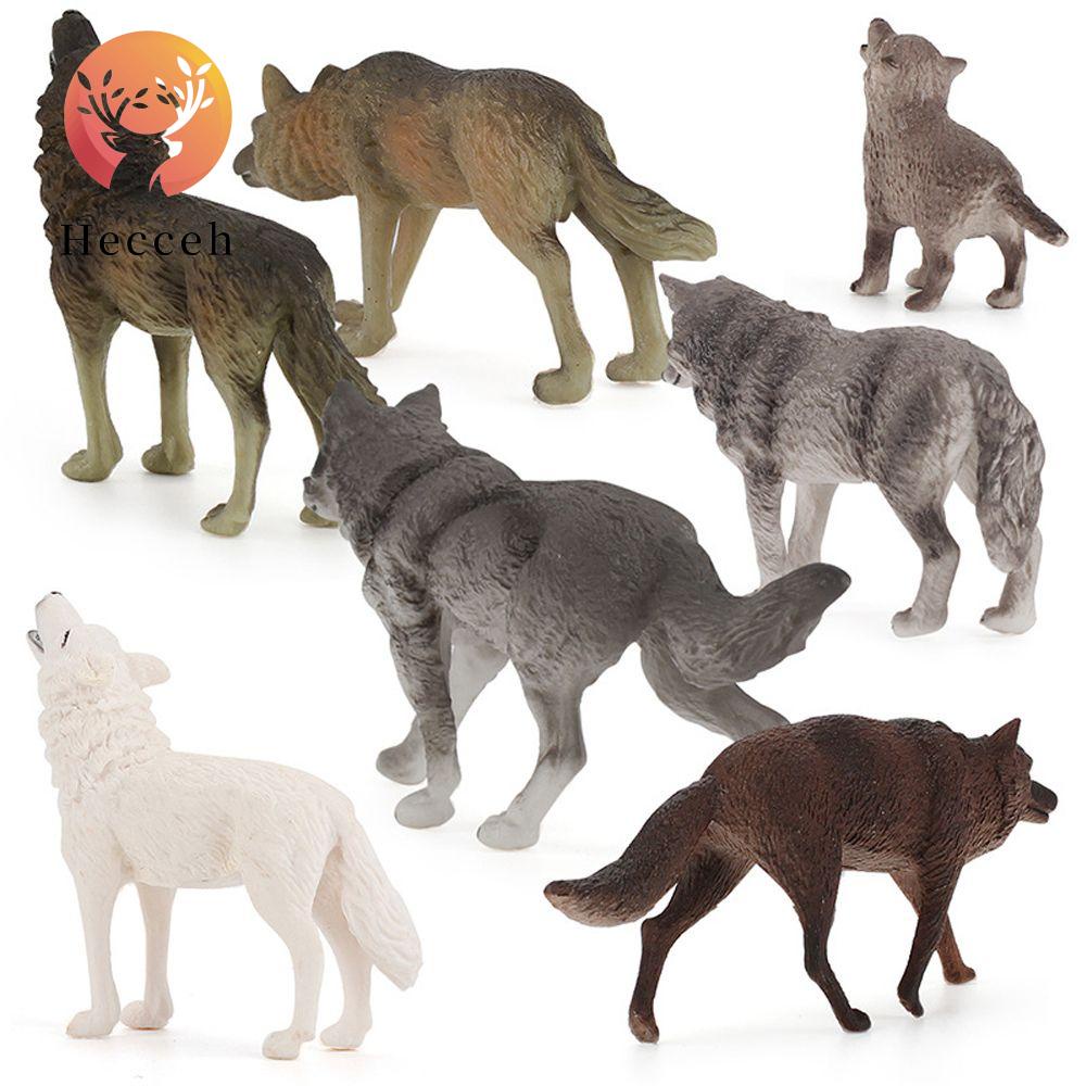 Tượng Gỗ Hình Sói Trong Rừng