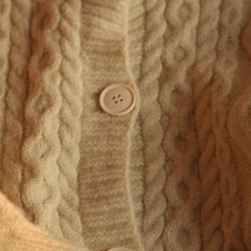 ODDA OUTFIT /  Cream Fodi Áo len màu trắng kem đơn giản, ảnh thật từng chi tiết.
