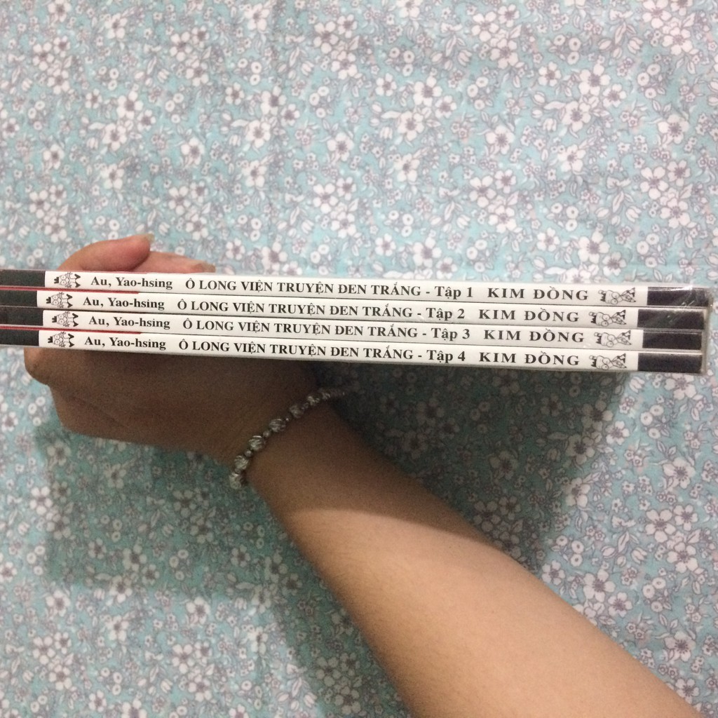 ô long viện trắng đen