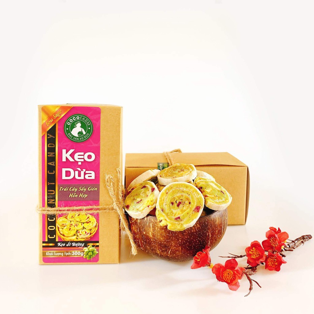 [Mã 77FMCGSALE1 giảm 10% đơn 250K] Kẹo dừa trái cây sấy giòn cuộn bánh tráng Cocofarm ít đường hộp 300g