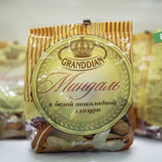 Kẹo socola Trắng Hạnh Nhân Nga Grand Dian 450g