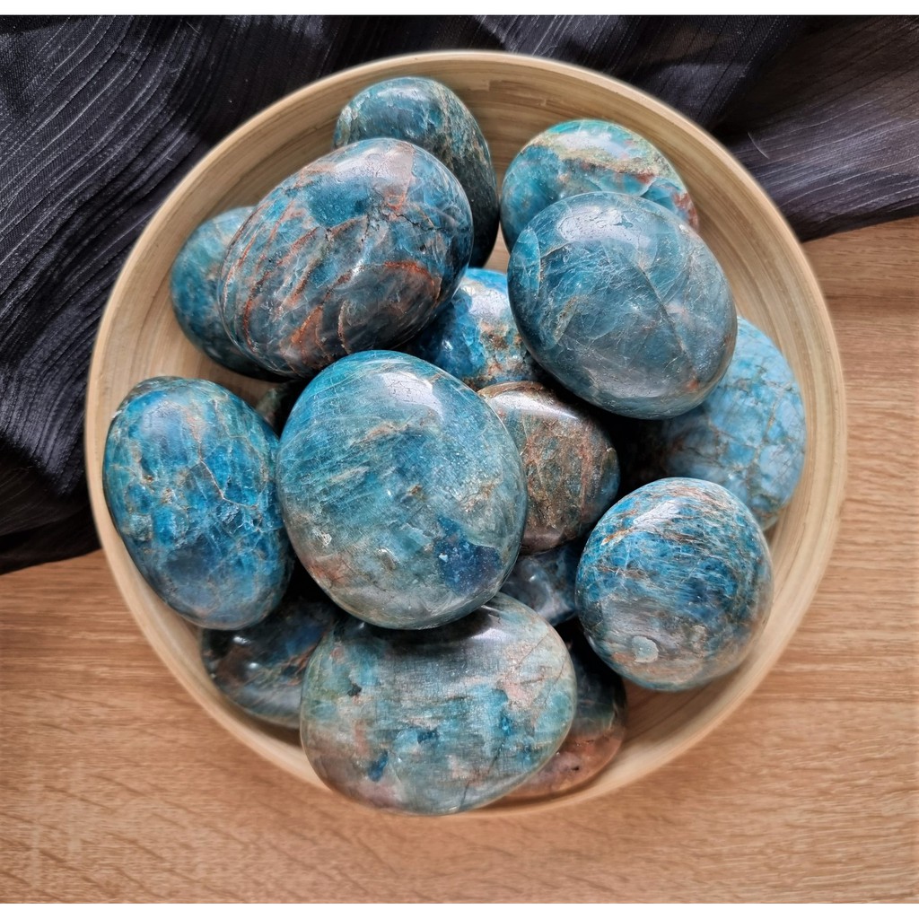 Palm đá thanh tẩy Blue Apatite dùng trong Tarot, thiền định, Reiki, Phong thủy