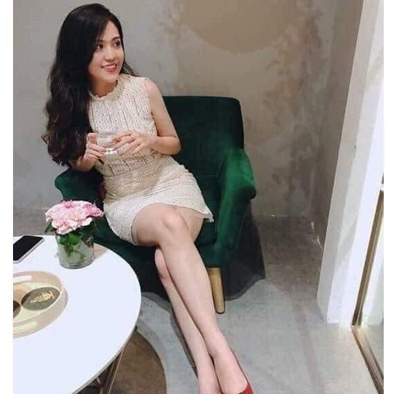 đầm ren body đính hoa
