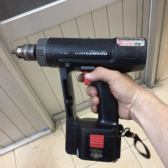Bán máy khoan búa National EZ6900 12V hàng Nhật bãi.