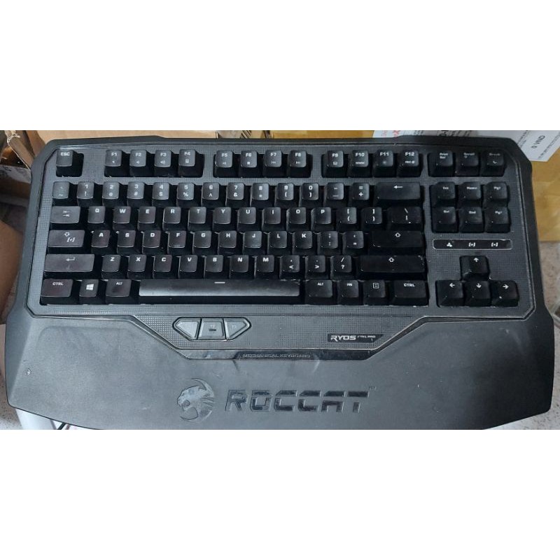 Bàn phím Roccat.