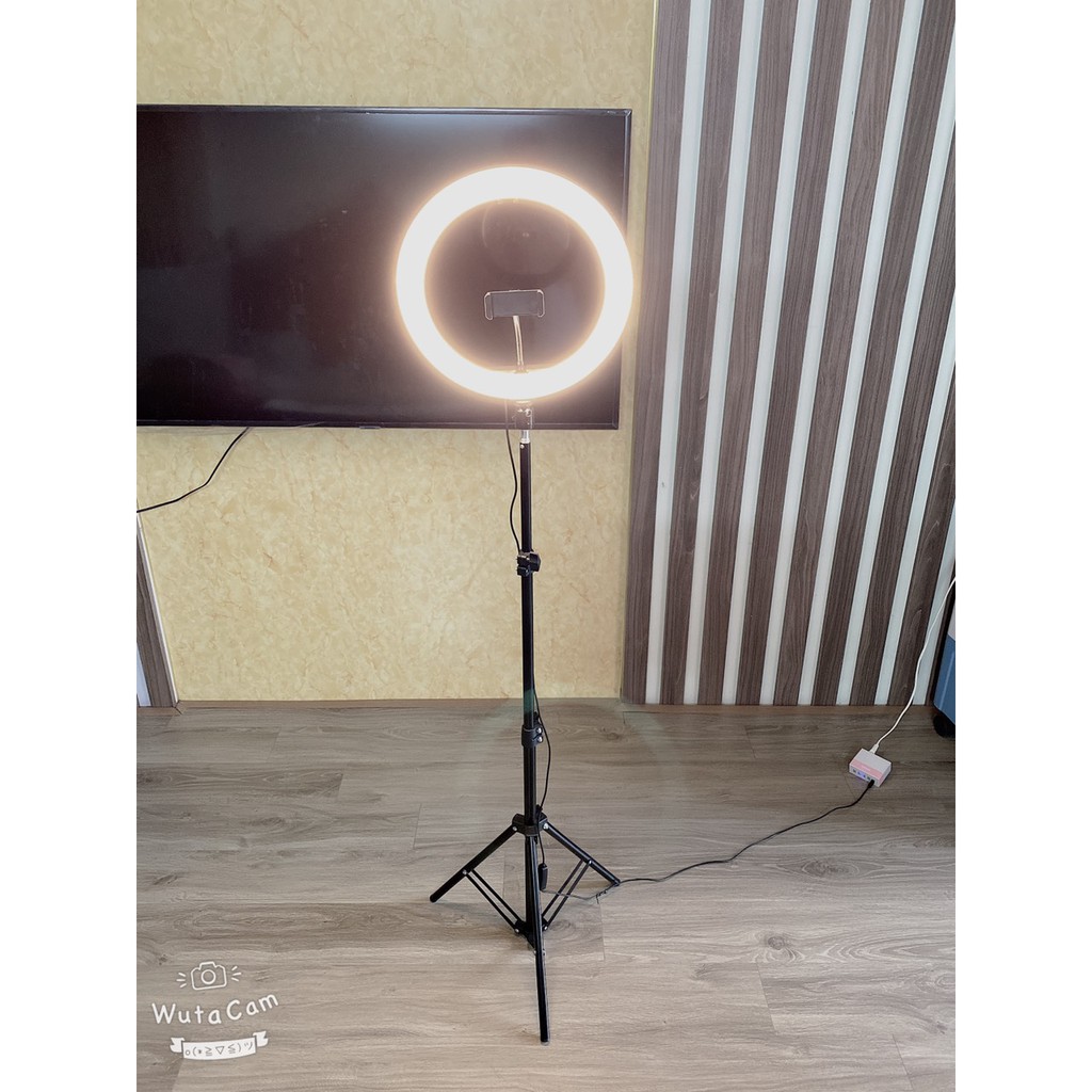 Đèn Livestresam size 30cm kèm chân đế cao 1m8 tặng kẹp điện thoại | BigBuy360 - bigbuy360.vn