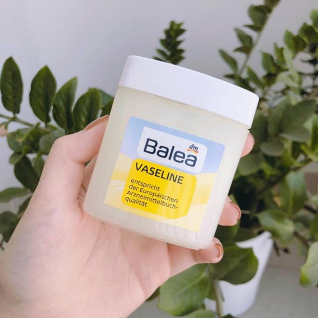 Vaseline dưỡng môi Balea - nội địa Đức