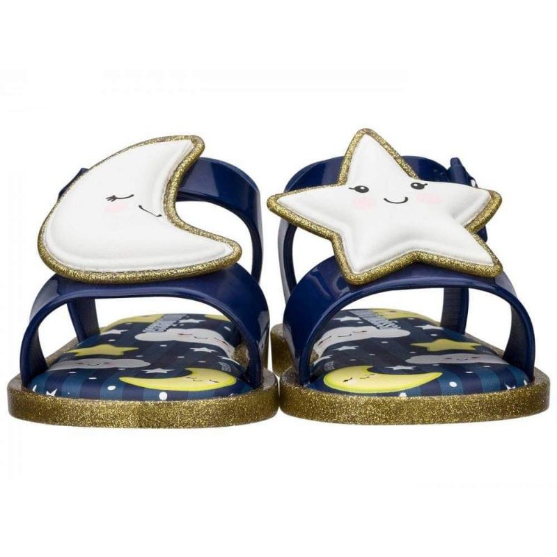 Giày xuất cho bé