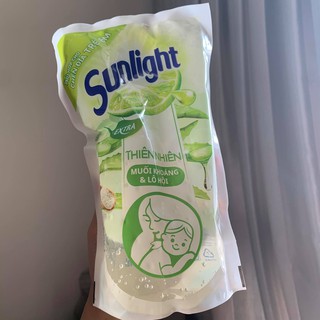 Túi nước rửa chén Sunlight Trà xanh 725ml