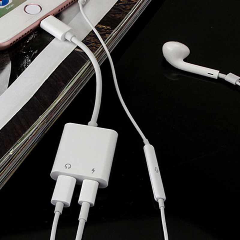 2 in 1 Charger Listening Adapter For IPX 8 7 Charge Adapter 3.5mm Jack AUX Splitter