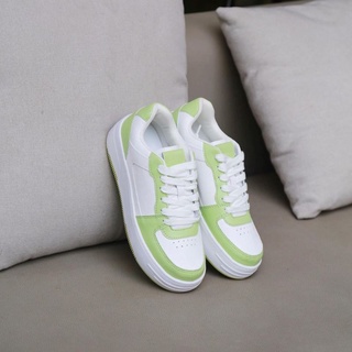 Giày sneaker auth