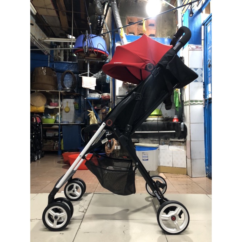 Xe Đẩy Combi F2 Siêu Đẹp