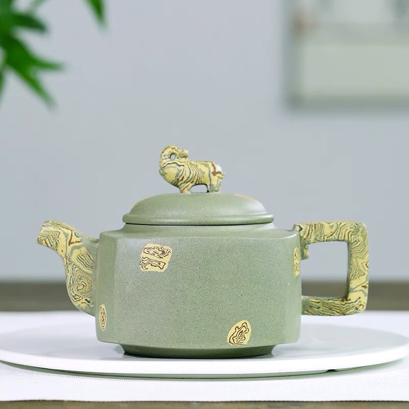 Ấm tử sa Nghi Hưng Tứ Phương