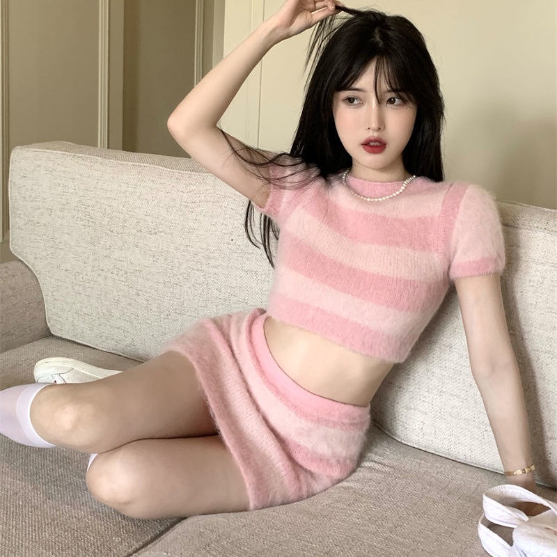 ❤️Áo Len Dệt Kim Ngắn Tay Mềm Mại Cổ Tròn Họa Tiết Kẻ Sọc Thời Trang Mùa Xuân Cho Nữ Vest Nữ Dệt kim Váy họa tiết Áo len dệt tay đùi Bộ Trang Phục Hai Mảnh Mùa Hè，set len nữ，Váy nữ