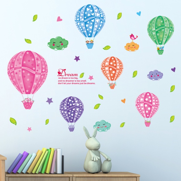 Decal trang trí tường - Khinh khí cầu đầy sắc màu