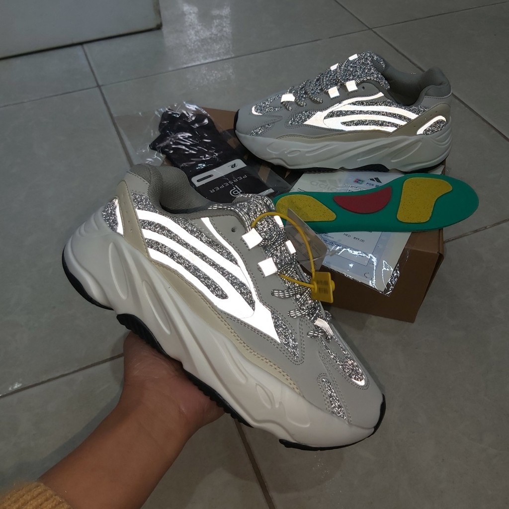 [FREE SHIP + BÁN GIÁ SỈ + BOX+] Giày YZ 700 Full phản quang + full box + tất