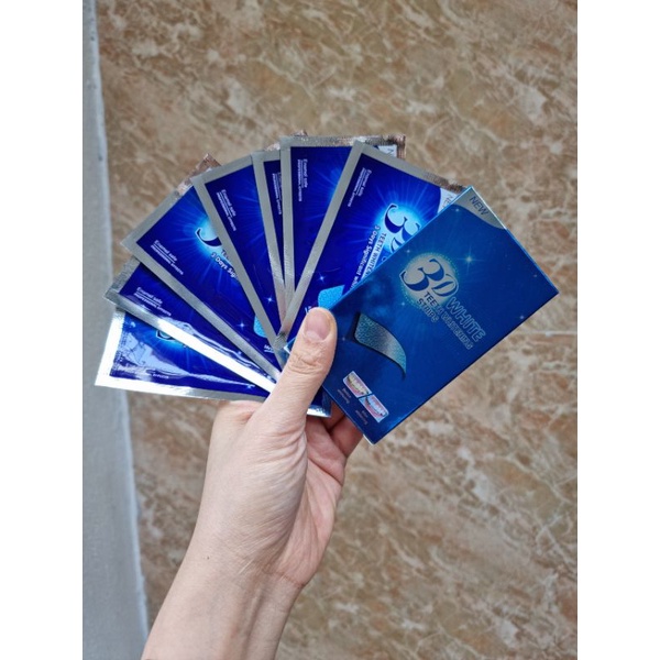 Miếng dán trắng răng tiện lợi 3D White Teeth Whitening strips