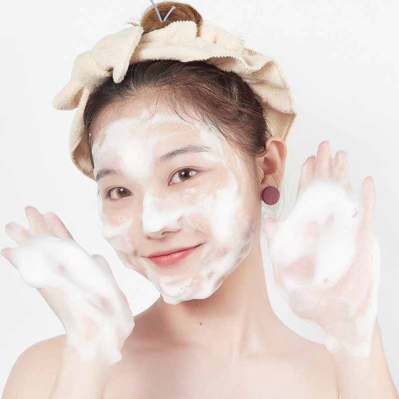 [Hàng mới về] Sữa rửa mặt bùn núi lửa dưỡng ẩm điều dầu tẩy mụn đầu đen HIH