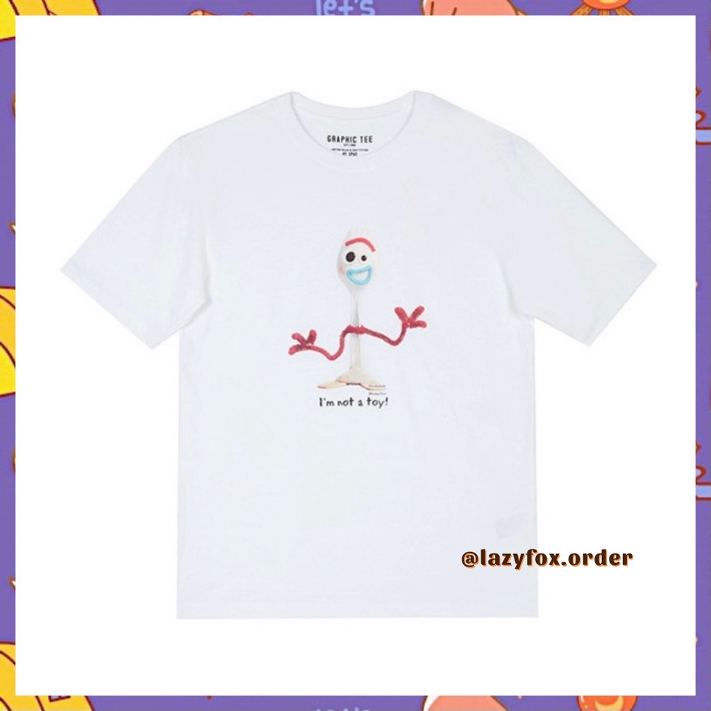 𝗦𝗣𝗔𝗢 𝘅 𝗧𝗢𝗬 𝗦𝗧𝗢𝗥𝗬 Áo phông Unisex 𝗜’𝗺 𝗻𝗼𝘁 𝗮 𝘁𝗼𝘆!